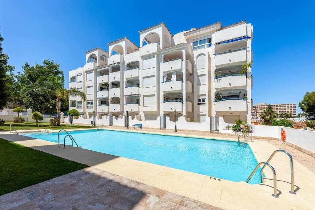 797 Holiday Rentals- Hermoso Apartamento Para 4 En Benalmadena Ngoại thất bức ảnh