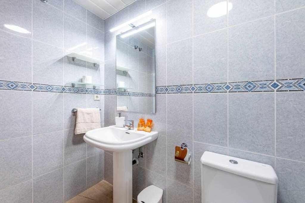 797 Holiday Rentals- Hermoso Apartamento Para 4 En Benalmadena Ngoại thất bức ảnh