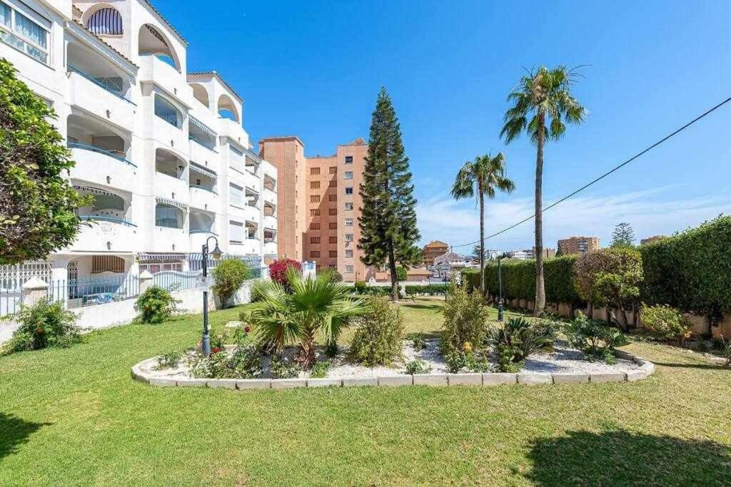 797 Holiday Rentals- Hermoso Apartamento Para 4 En Benalmadena Ngoại thất bức ảnh