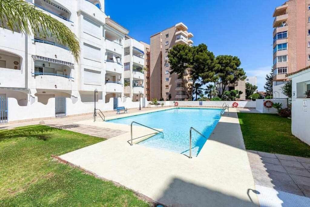 797 Holiday Rentals- Hermoso Apartamento Para 4 En Benalmadena Ngoại thất bức ảnh
